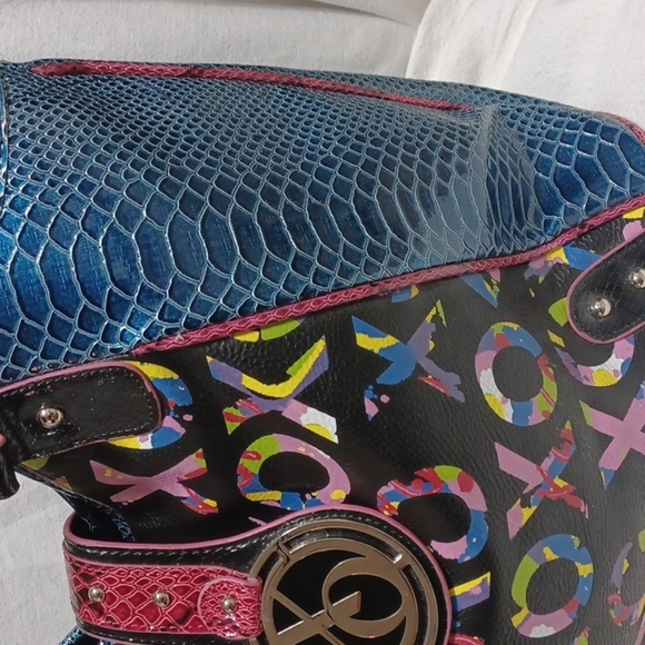 XOXO handbag - Picture 3 of 14